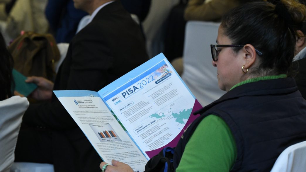 Los resultados de PISA 2025 evidencian los desafíos que enfrenta Guatemala en el aprendizaje de matemática, lectura y ciencias. (Foto: Mineduc / AUN)