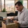 Expertos recomiendan documentar las circunstancias del despido y conservar comunicaciones, comprobantes de pago y otros registros de la relación laboral. (Foto: GEMINI / AUN)