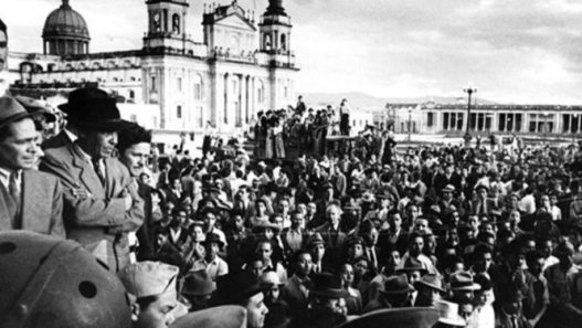 La Revolución de Octubre de 1944 abrió paso a un nuevo marco de derechos para los trabajadores guatemaltecos. (Foto: Colección El Imparcial y Fototeca cirma / AUN)