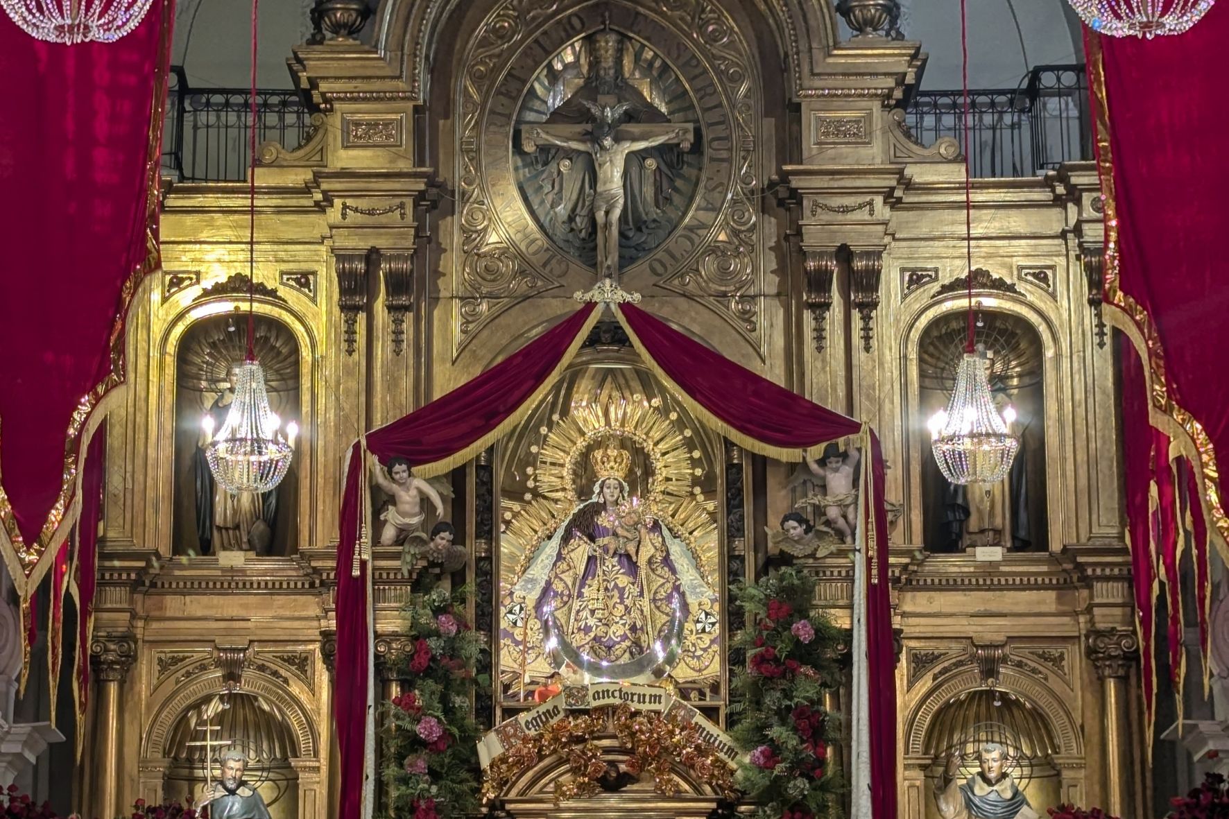 La imagen de plata de Nuestra Señora del Rosario fue restaurada después de los terremotos de Santa Marta de 1773 y trasladada en 1808 al templo de Santo Domingo, en la nueva capital. (Foto: Diego Bermúdez / AUN)
