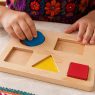 El método Montessori promueve la autonomía y el aprendizaje de los niños mediante actividades prácticas, juegos y exploración. (Foto: GEMINI / AUN)