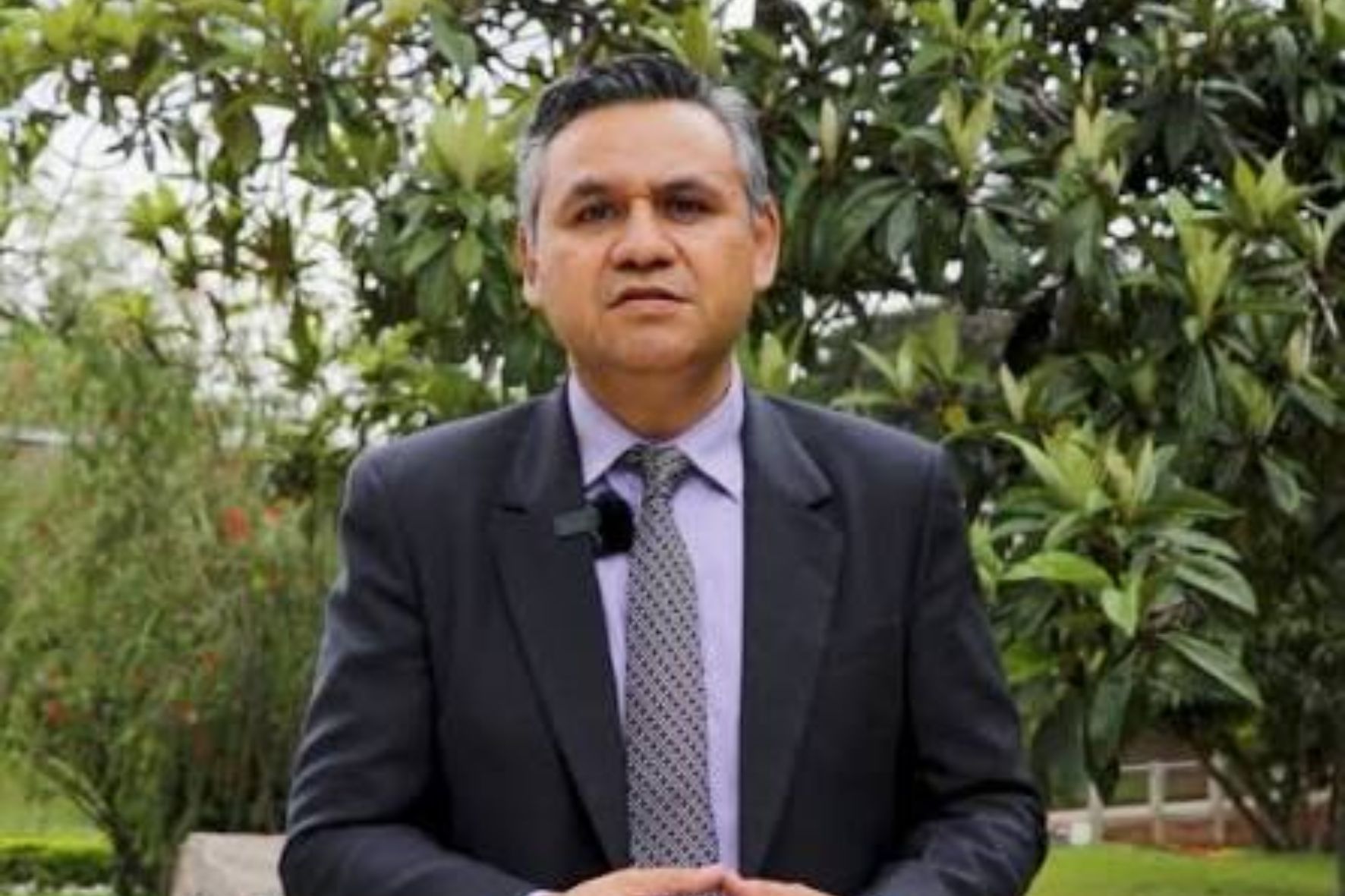 Hans Quevedo, junto a otros expertos considera necesario revisar la enseñanza del descubrimiento de América para incorporar las experiencias y aportaciones de los pueblos indígenas. (Foto: Cortesía / AUN) 