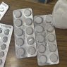 Especialistas advierten que consumir medicamentos sin evaluación profesional puede provocar efectos adversos y dificultar el tratamiento adecuado de una enfermedad. (Foto: Luis Juárez / AUN)