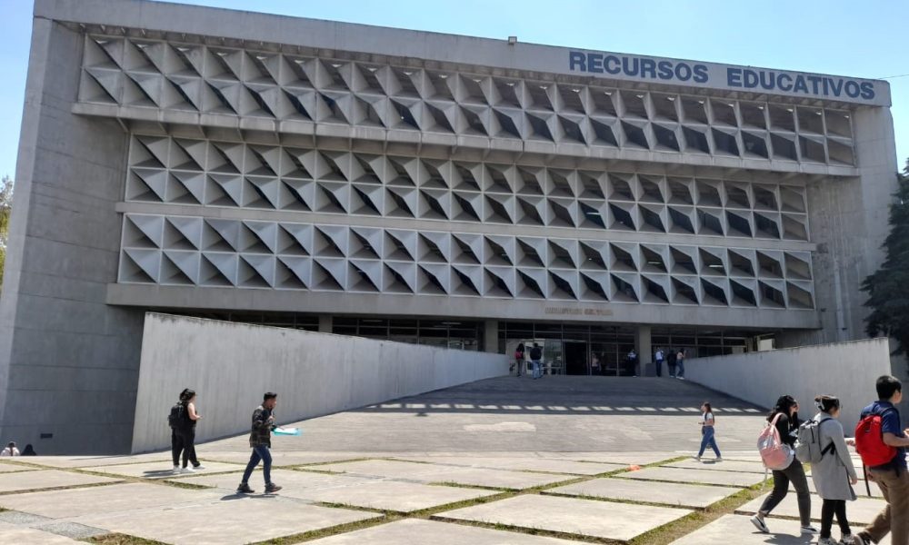 El horario de actividades universitarias se estable de 6:00 a 21:00 horas en todas las instalaciones de la Usac.