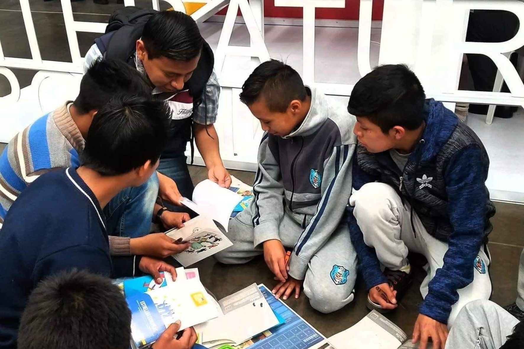 El objetivo es identificar señales de abuso y promover una crianza positiva en comunidades vulnerables. (Foto: UNICEF / AUN)